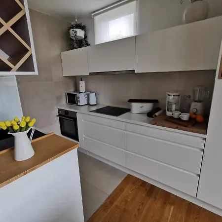 Апартаменты White 5 *