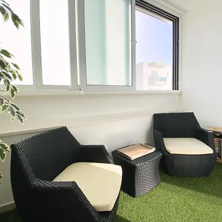 Apartament White 5 *